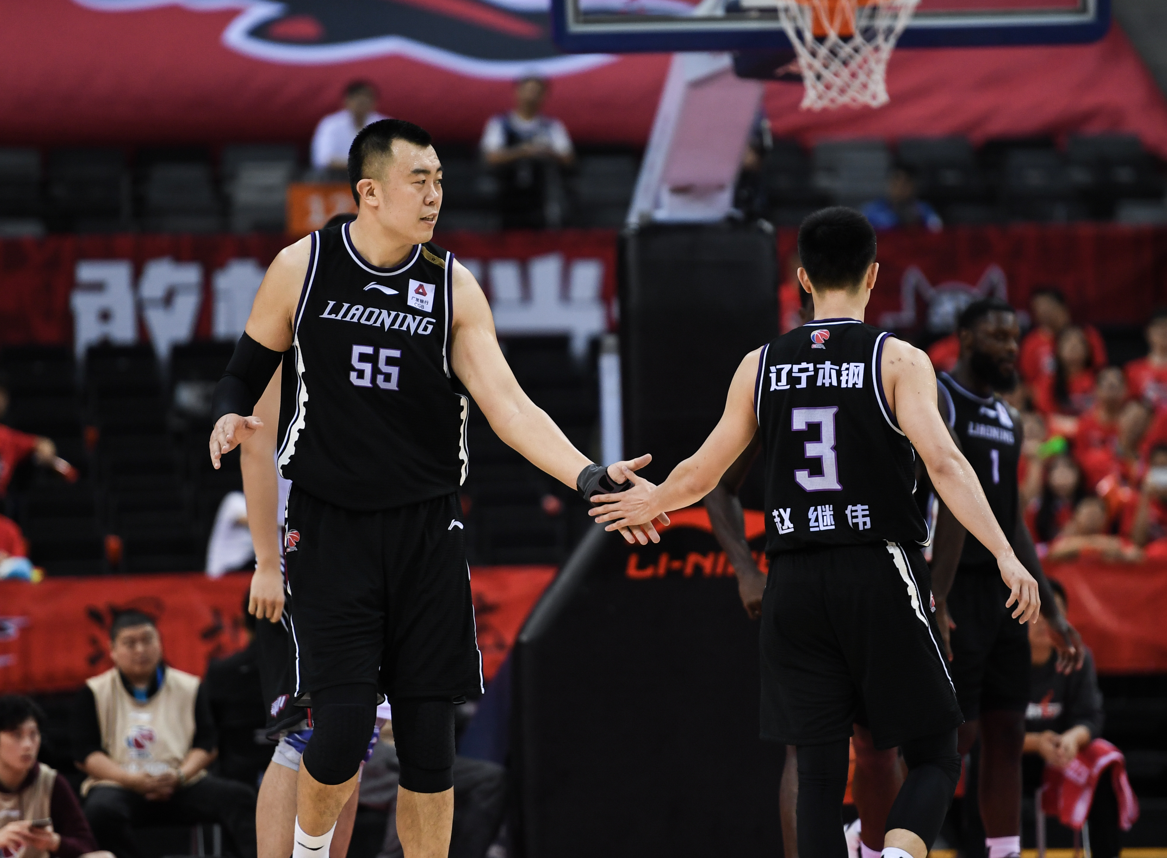 包含从里昂战术微调备战意甲到山东泰山单刀错失备战国王杯，国际比赛日辽宁本钢调整名单以备全明星赛的词条