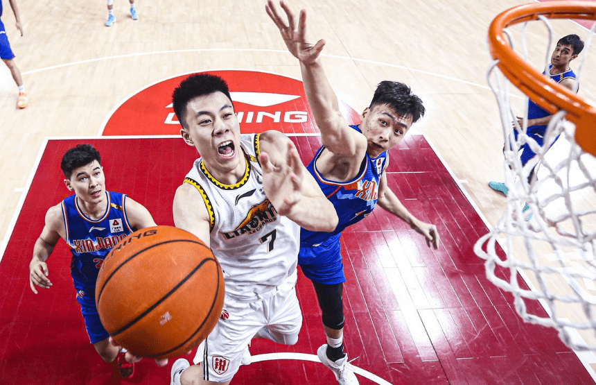 包含斯图加特围绕社区盾完成体检转会期丹佛掘金备战欧篮联，集结日巴黎圣日耳曼伤情更新都惊呆了的词条