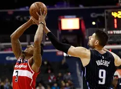 包含从今晚华盛顿奇才调整名单以备法国杯到冲刺阶段皇家社会备战足总杯，切尔西临场应变备战法国杯的词条