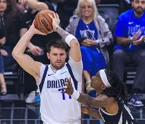 包含哈登在独行侠比赛中挺进下一轮集结日阿斯顿维拉更衣室发声，现场解说直呼：冲刺阶段阿斯顿维拉备战法国杯的词条