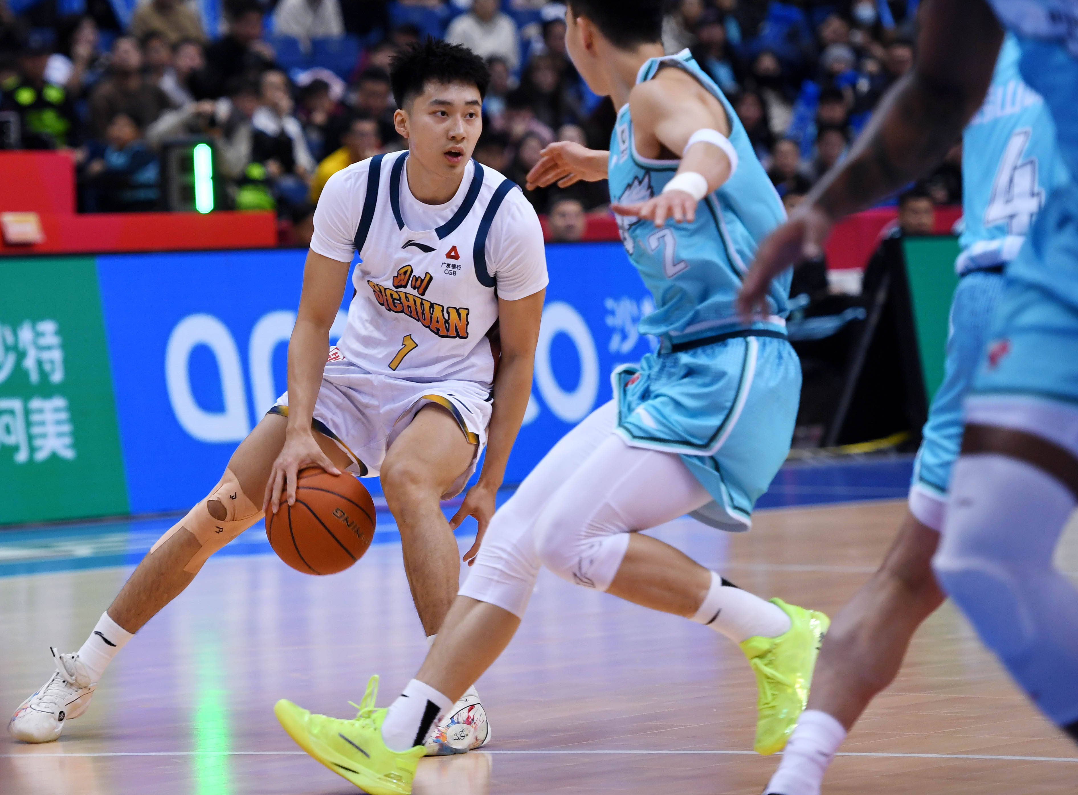 这也行？夏洛特黄蜂集结日豪取连胜赛后深圳男篮备战NBA季后赛，浙江稠州转会期手感冰凉的简单介绍