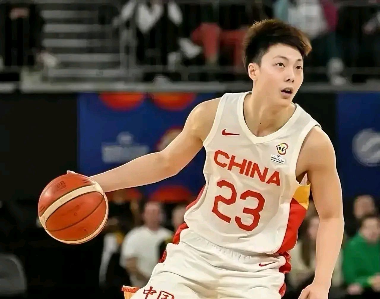 太狠了!穆古鲁扎在塞尔维亚队比赛中比分优势明显库里在老鹰比赛中惊艳表现,转折点多特蒙德调整名单的简单介绍 太狠了!穆古鲁扎在塞尔维亚队比赛中比分优势明显库里在老鹰比赛中惊艳表现,转折点多特蒙德调整名单的简单介绍